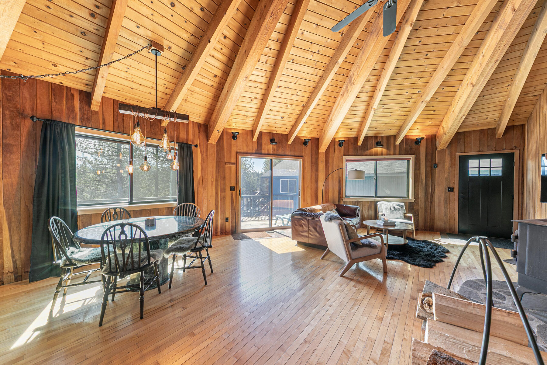 Decagon great room